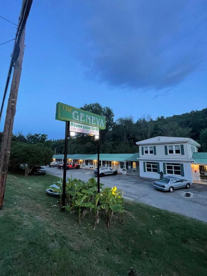 Geneva Hotel & Tiki Bar Chimney Rock Exteriör bild